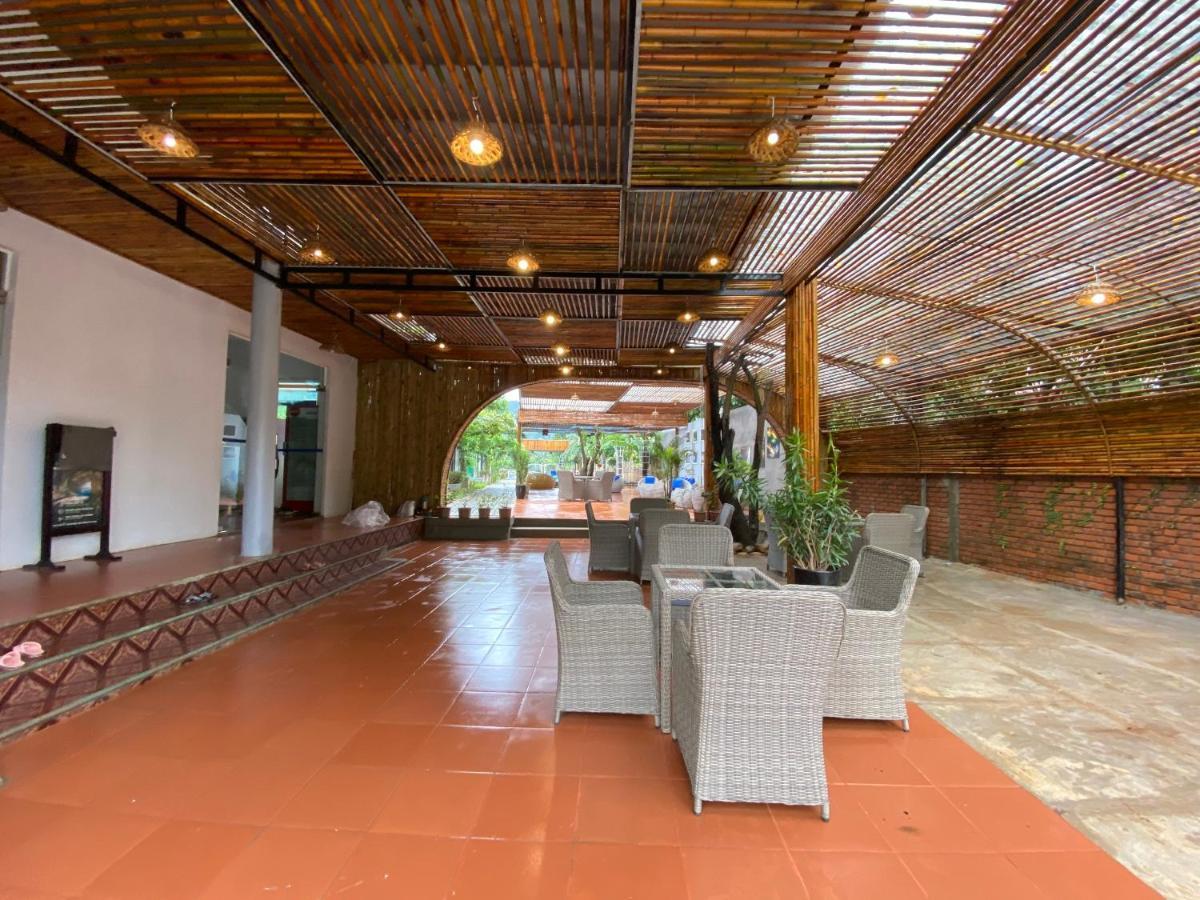 Commander Lodge Phong Nha Bagian luar foto